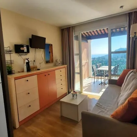 Apartment For 7 People Saint-Raphael (Var)